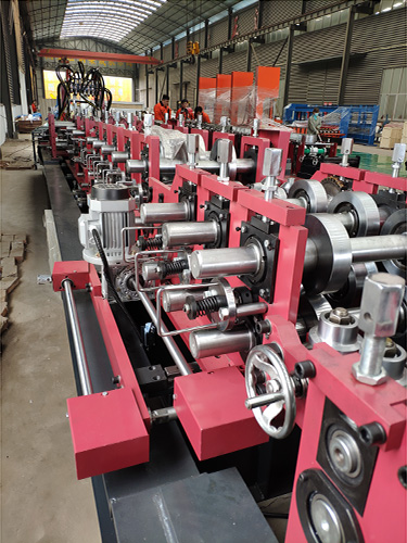 Metal floor decking roll forming machine