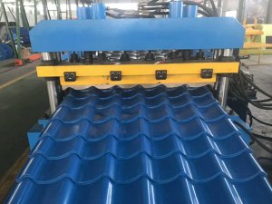 Russian style roofing sheet roll forming machine
